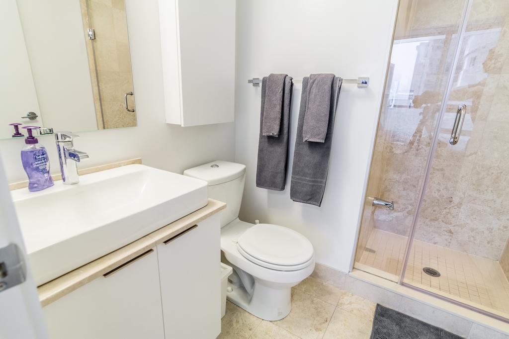 Aoc Suites - Two Bedroom Condo - City/Cn Tower View Toronto Zewnętrze zdjęcie