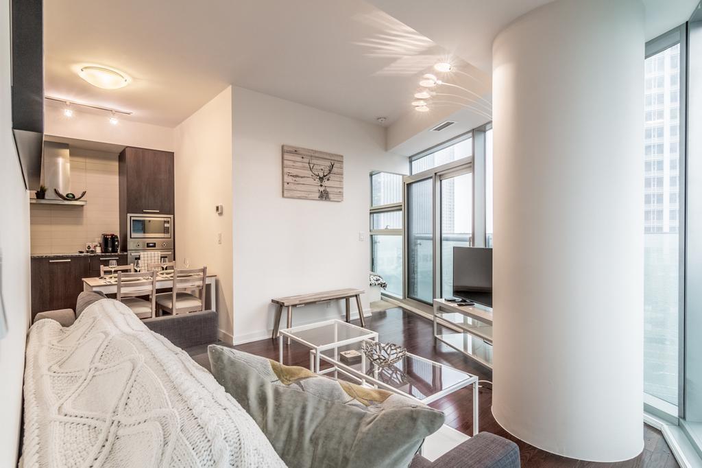 Aoc Suites - Two Bedroom Condo - City/Cn Tower View Toronto Zewnętrze zdjęcie